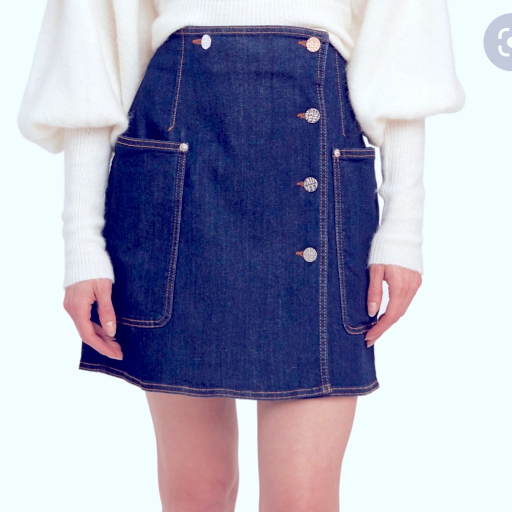 NWOT.Baum Und Pferdgarten denim skirt/Utility pockets .Designer buttons w/logo .
